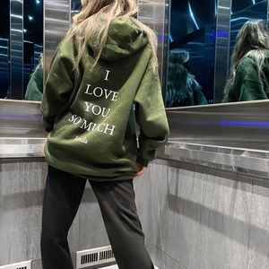 Meet your Posher, Leea